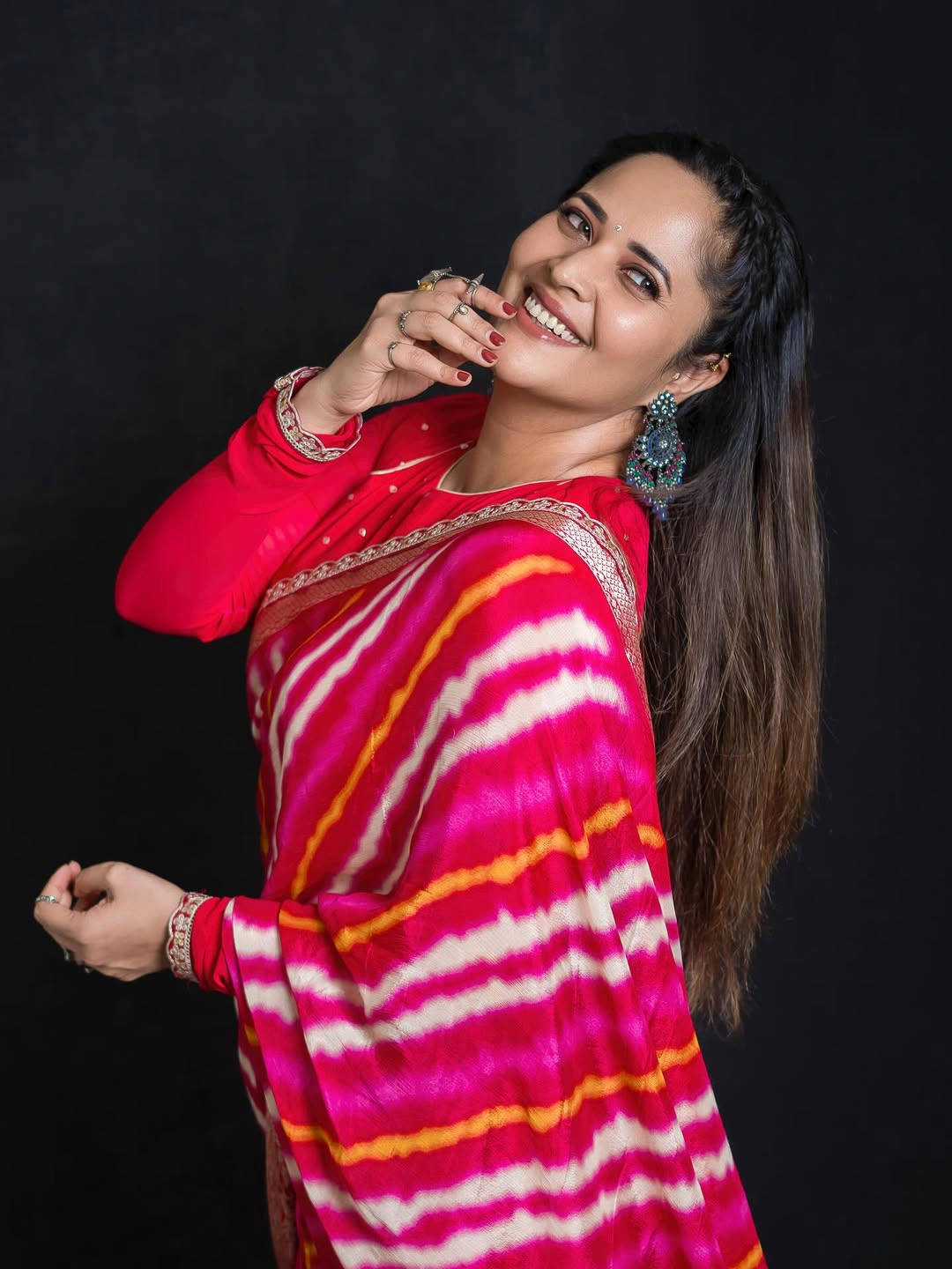 Anasuya Bharadwaj Simple Looks in Saree