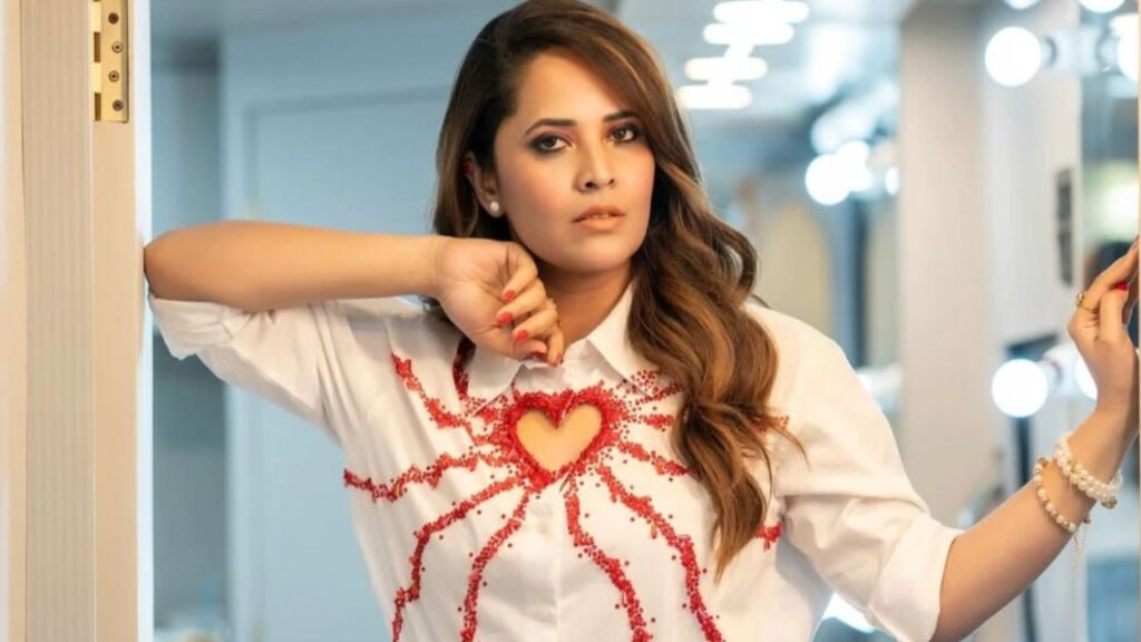 Anchor Anasuya Bharadwaj strong warning over abusing comments