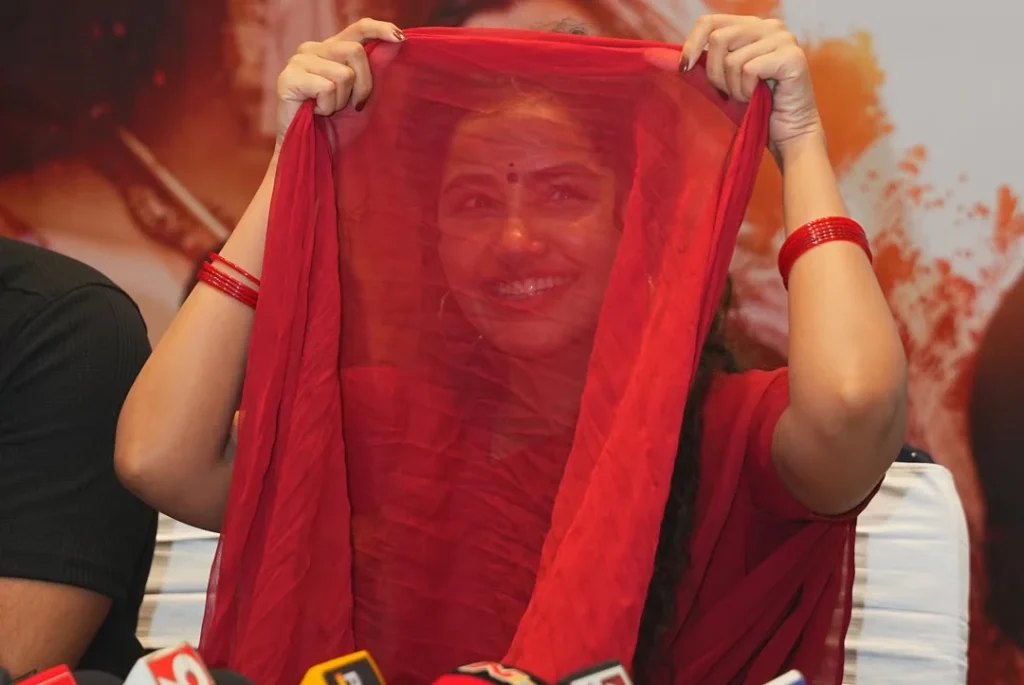 Anupama Parameswaran Road Show in Vizag