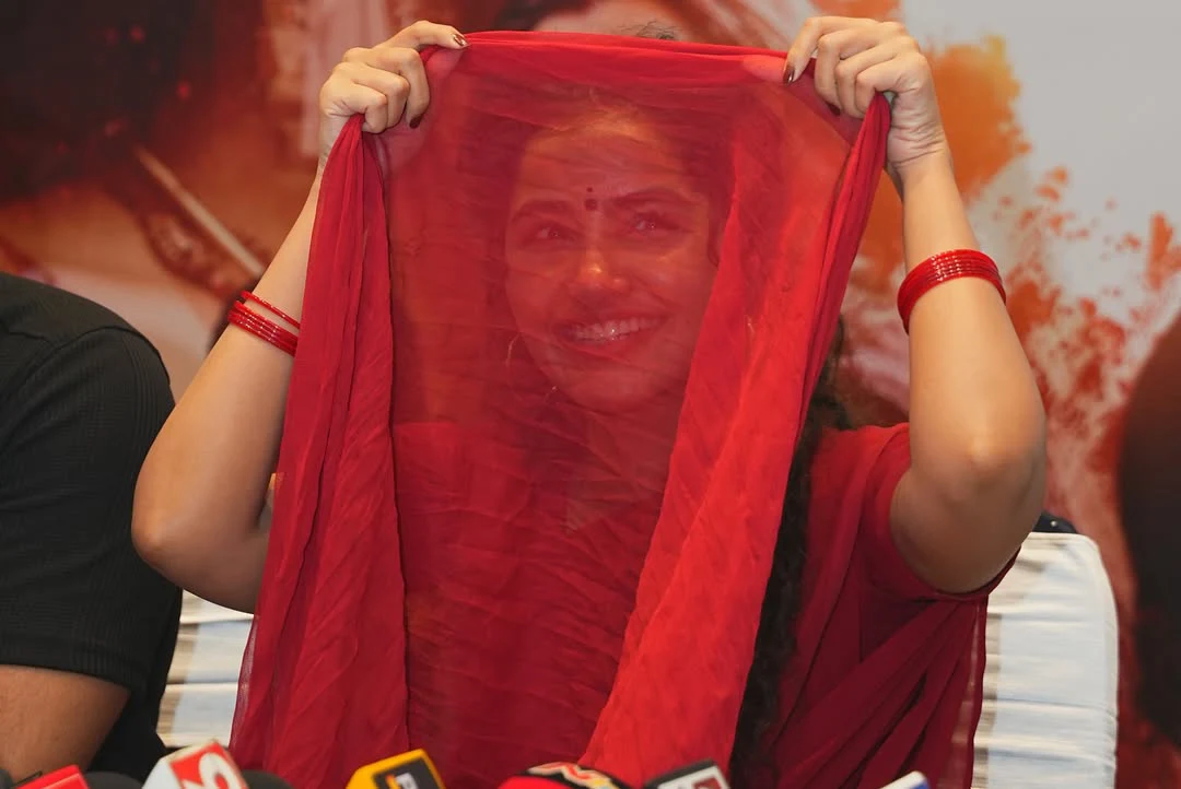 Anupama Parameswaran Road Show in Vizag