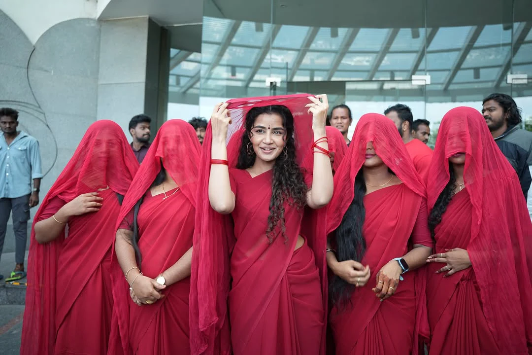 Anupama Parameswaran Road Show in Vizag