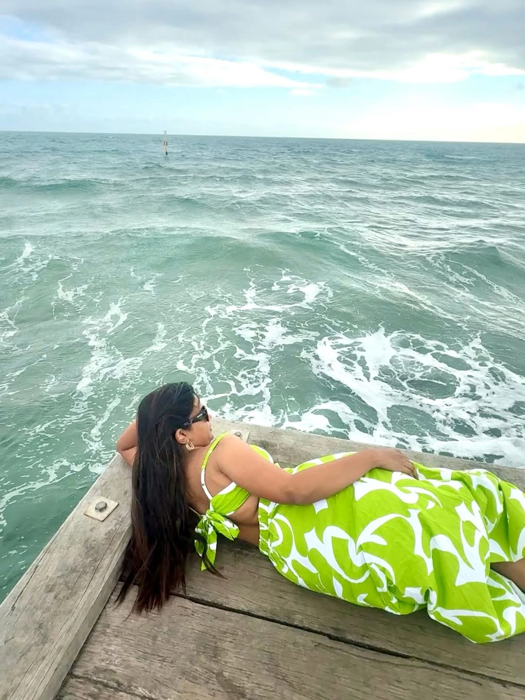 Ariyana Glory Enjoying Vacation at Australia Beaches