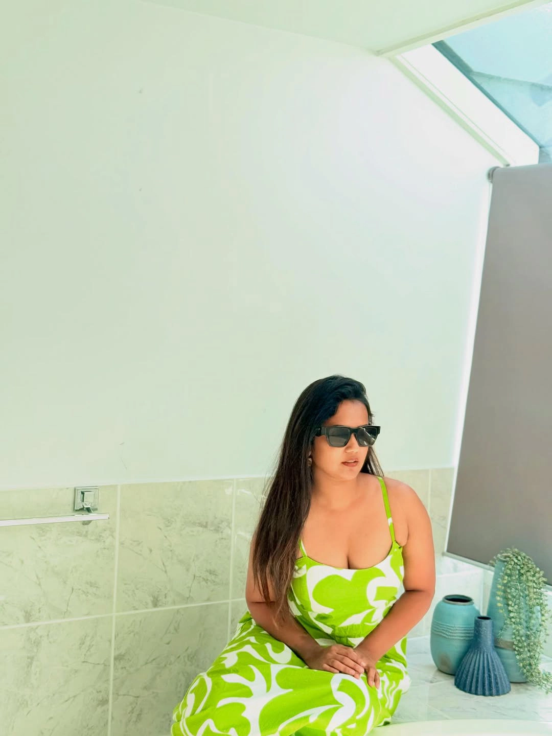 Ariyana Glory Enjoying Vacation at Australia Beaches