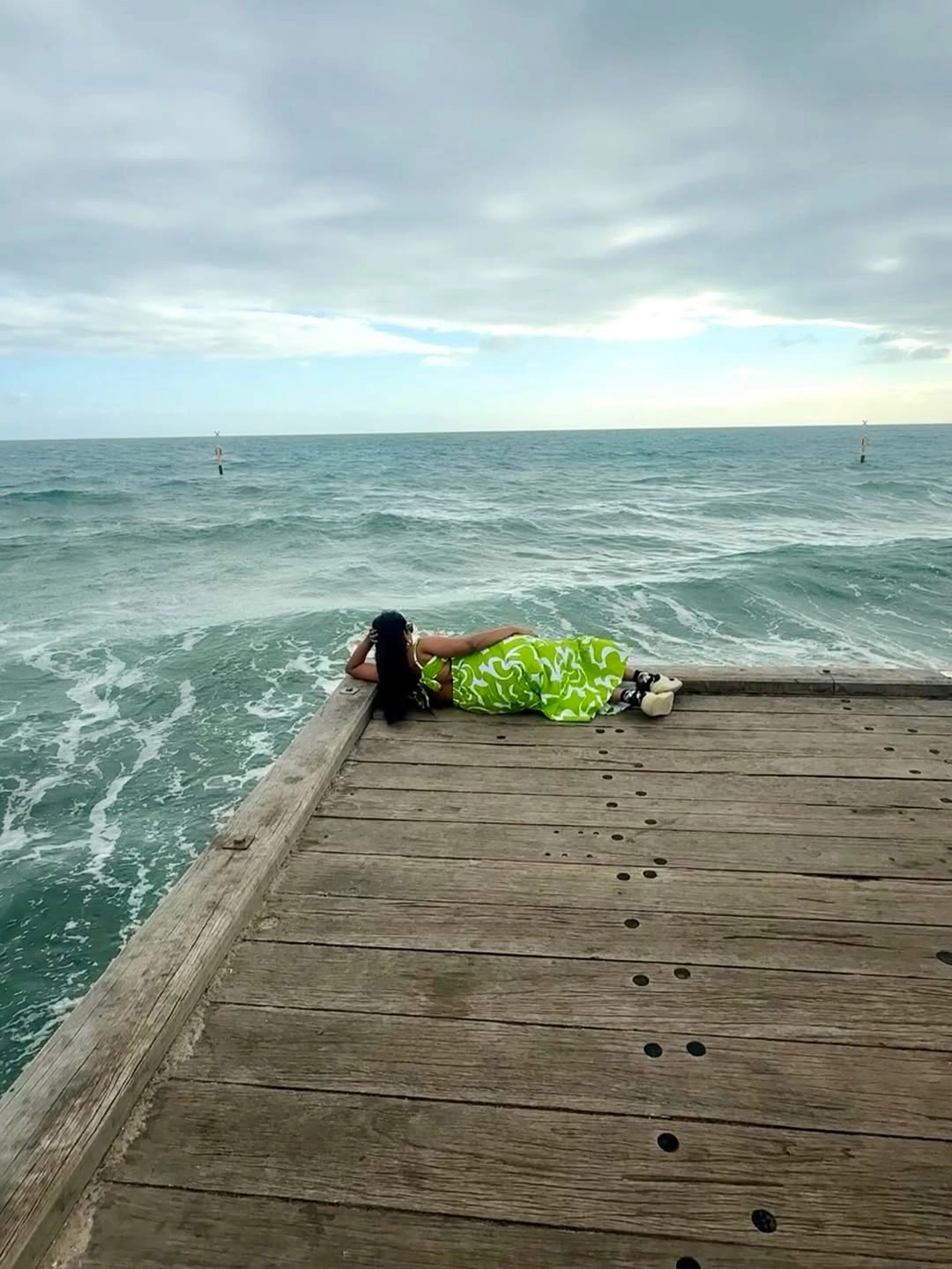 Ariyana Glory Enjoying Vacation at Australia Beaches