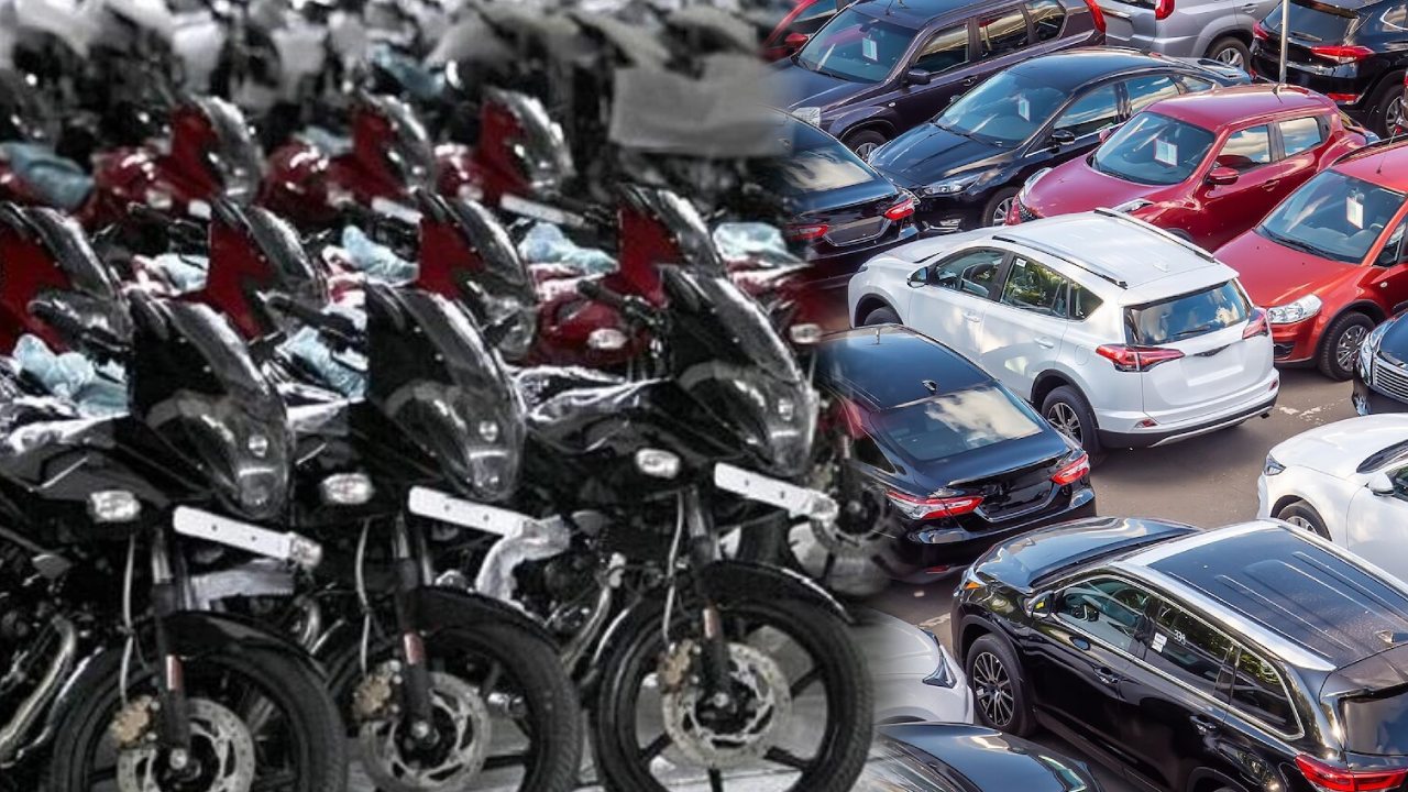 Auto Dealers : పండుగకి ముందు కార్లు, బైక్లు కొందామనుకుంటున్నారా? ఇప్పుడే కొనొద్దు.. కొంటే లాస్ అయిపోతారు.. ఎప్పుడు కొనాలంటే? Auto Dealers : పండుగకి ముందు కార్లు, బైక్లు కొందామనుకుంటున్నారా? ఇప్పుడే కొనొద్దు.. కొంటే లాస్ అయిపోతారు.. ఎప్పుడు కొనాలంటే?