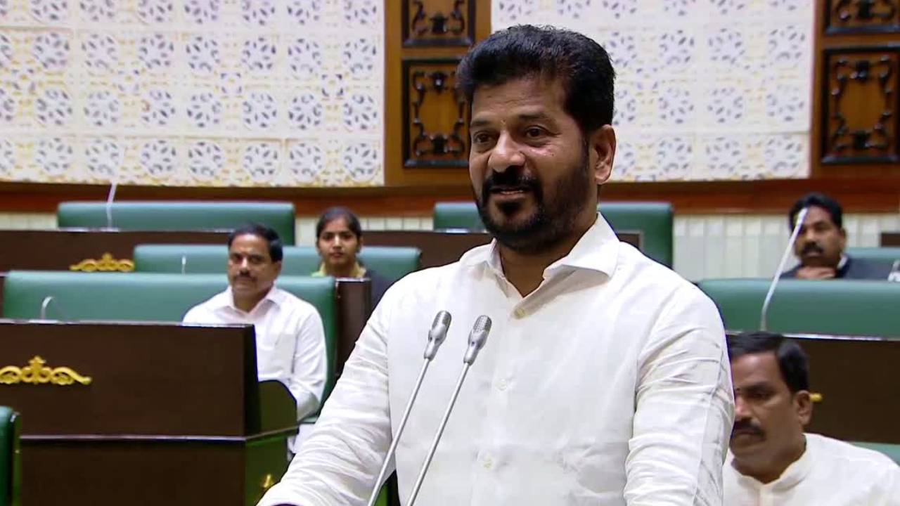 CM Revanth Reddy : బీసీ రిజర్వేషన్లపై అసెంబ్లీలో సీఎం రేవంత్ రెడ్డి కీలక కామెంట్స్.. బీఆర్ఎస్పై సెటైర్లు CM Revanth Reddy : బీసీ రిజర్వేషన్లపై అసెంబ్లీలో సీఎం రేవంత్ రెడ్డి కీలక కామెంట్స్.. బీఆర్ఎస్పై సెటైర్లు