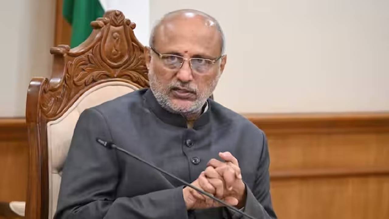 Vice President polls: ఉప రాష్ట్రపతి ఎన్నికలు.. NDA అభ్యర్థిగా సీపీ రాధాకృష్ణన్ పేరు ప్రకటన.. ఆయన ఎవరంటే? Vice President polls: ఉప రాష్ట్రపతి ఎన్నికలు.. NDA అభ్యర్థిగా సీపీ రాధాకృష్ణన్ పేరు ప్రకటన.. ఆయన ఎవరంటే?