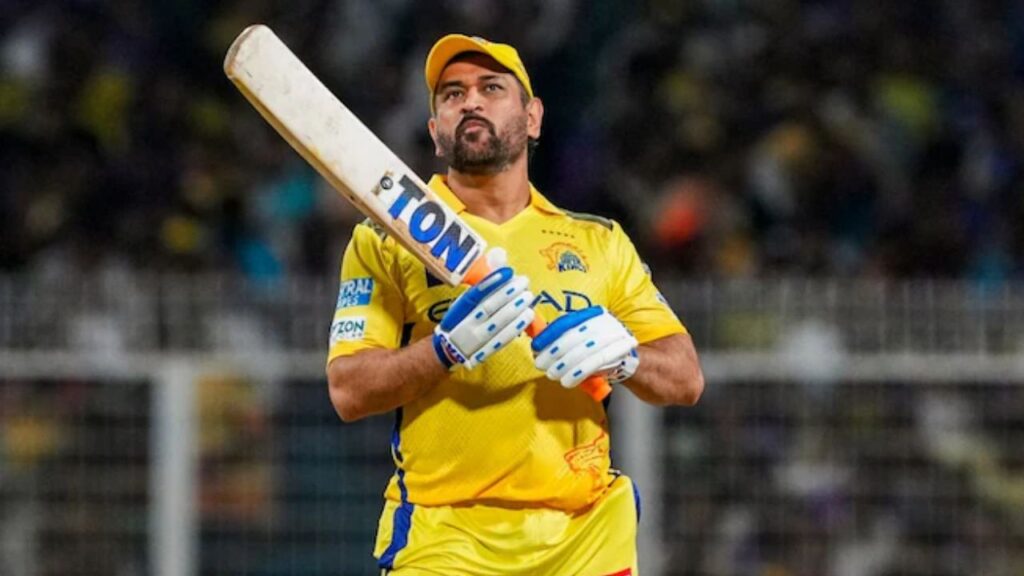 Dhoni hilarious response to fan request to play IPL 2026