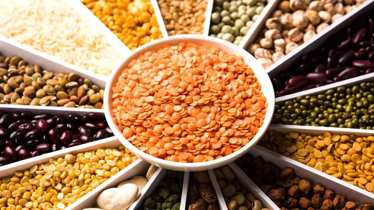Health Tips: రోజు పప్పు తింటున్నారా? అయితే గ్యాస్ట్రిక్ సమస్యలు రావచ్చు.. ఈ జాగ్రత్తలు తప్పనిసరి Health Tips: రోజు పప్పు తింటున్నారా? అయితే గ్యాస్ట్రిక్ సమస్యలు రావచ్చు.. ఈ జాగ్రత్తలు తప్పనిసరి