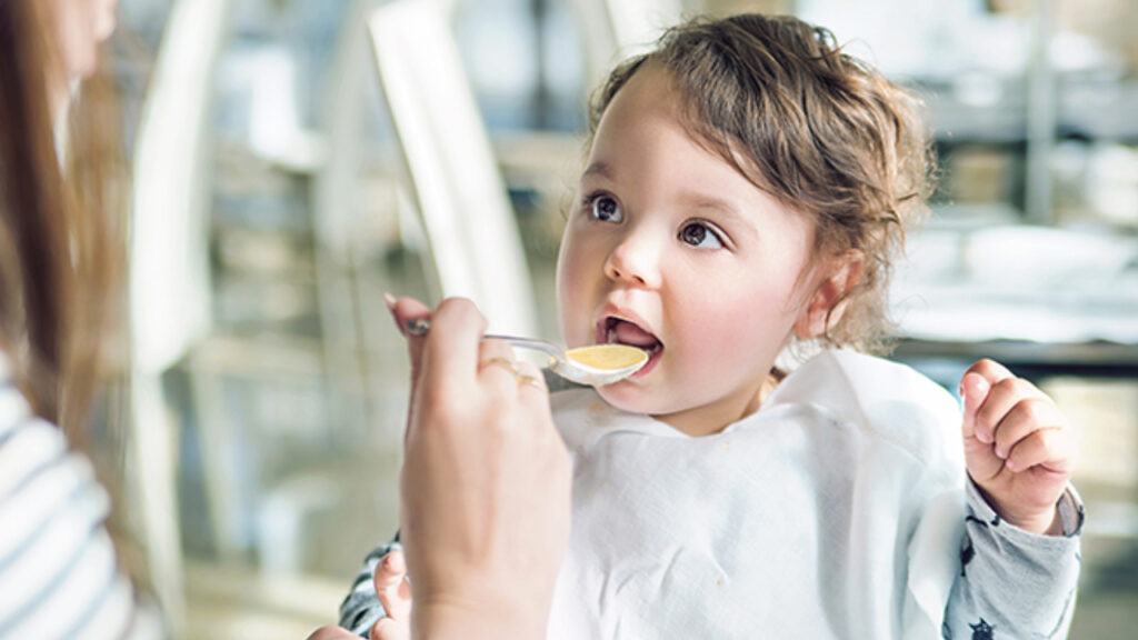 It is dangerous to feed honey to young children.