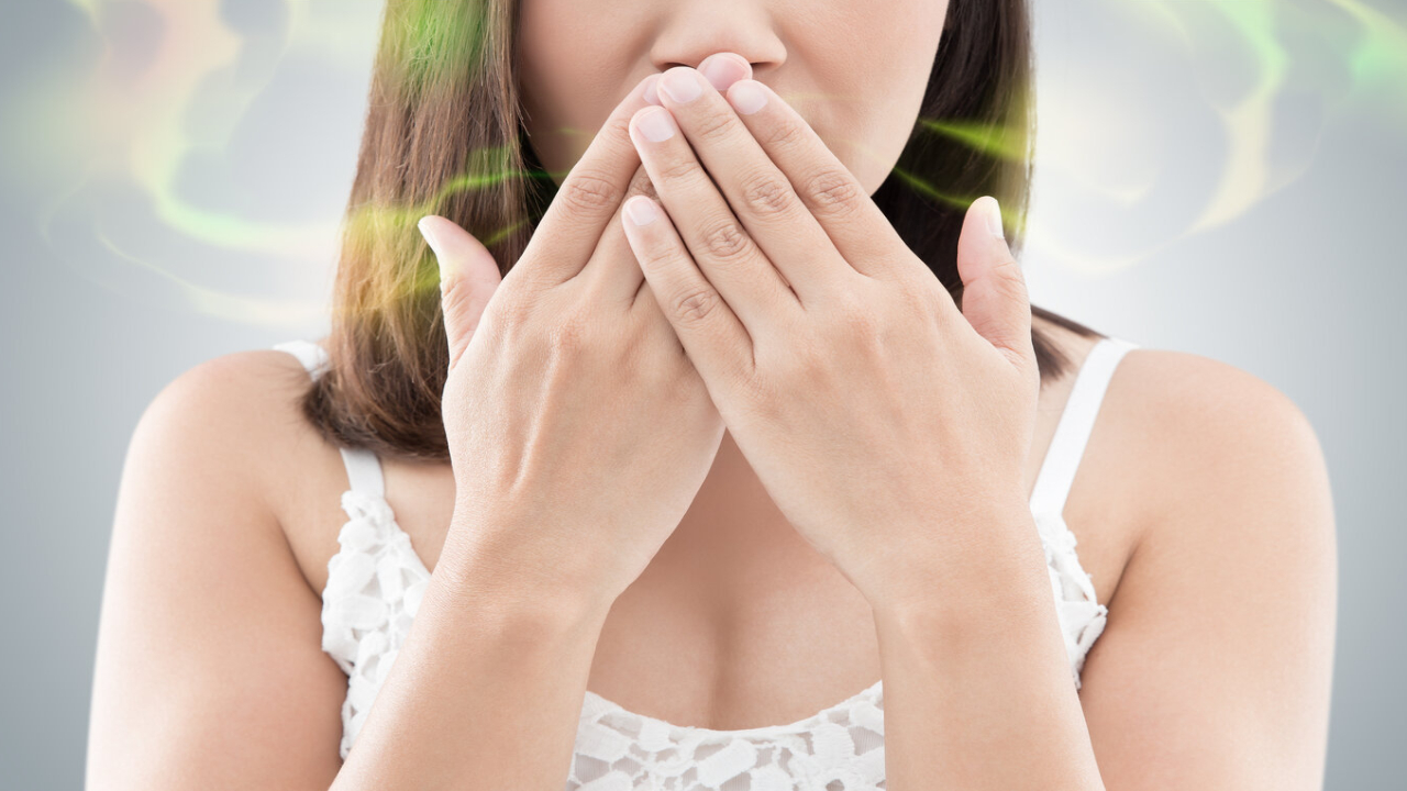 Bad Breath: నోటి దుర్వాసనకు అద్భుతమైన చిట్కా.. జస్ట్ ఇలా చేస్తే చాలు Bad Breath: నోటి దుర్వాసనకు అద్భుతమైన చిట్కా.. జస్ట్ ఇలా చేస్తే చాలు