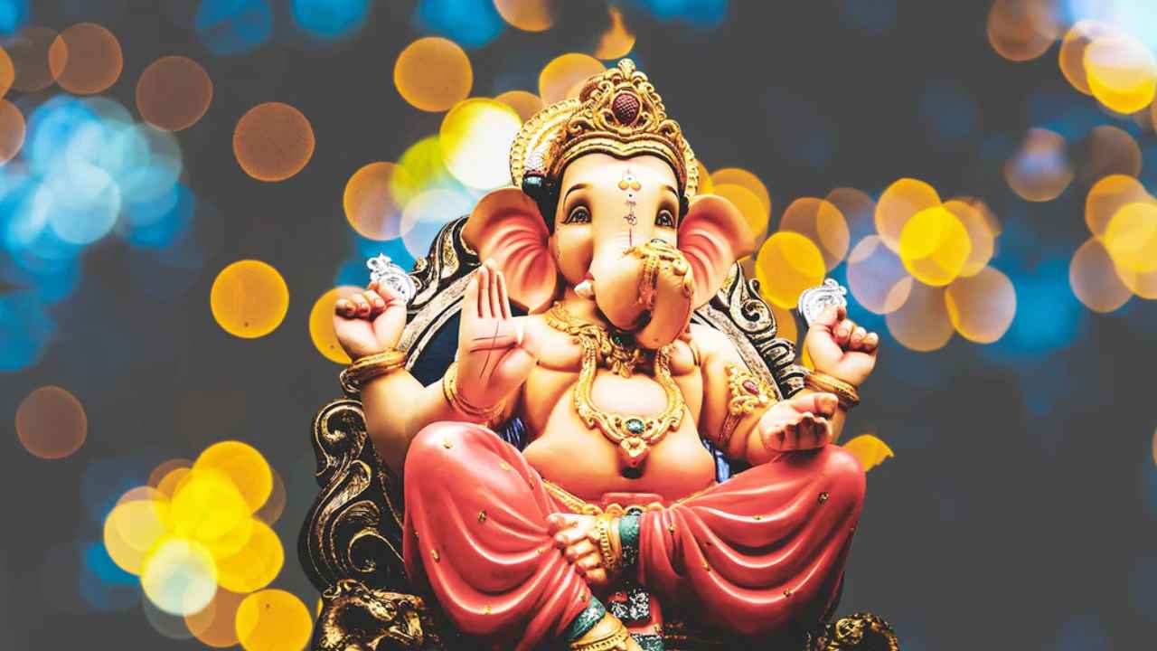 Ganesha Idol: ఇంట్లో వినాయకుడి విగ్రహం పెడుతున్నారా? ఈ తప్పులు అస్సలు చేయొద్దు..! Ganesha Idol: ఇంట్లో వినాయకుడి విగ్రహం పెడుతున్నారా? ఈ తప్పులు అస్సలు చేయొద్దు..!