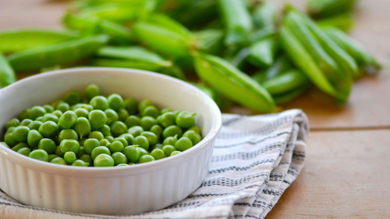 Green Peas: పచ్చి బఠాణి చాలా ప్రత్యేకం.. గుండె సమస్యలు, షుగర్ వ్యాధికి దివ్యౌషధం.. రోజు తింటే ఎన్ని లాభాలో Green Peas: పచ్చి బఠాణి చాలా ప్రత్యేకం.. గుండె సమస్యలు, షుగర్ వ్యాధికి దివ్యౌషధం.. రోజు తింటే ఎన్ని లాభాలో