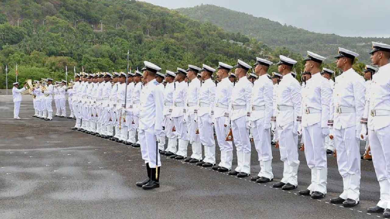 Navy Jobs: టెన్త్ పాస్ అయితే చాలు, జీతం 63వేలు.. ఇండియన్ నేవీలో ఉద్యోగాలు.. పోస్టులు, ఎంపిక ప్రక్రియ పూర్తి వివరాలు.. Navy Jobs: టెన్త్ పాస్ అయితే చాలు, జీతం 63వేలు.. ఇండియన్ నేవీలో ఉద్యోగాలు.. పోస్టులు, ఎంపిక ప్రక్రియ పూర్తి వివరాలు..