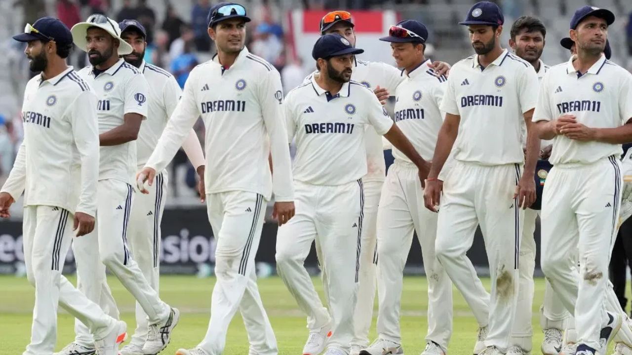 ENG vs IND : రీఎంట్రీలో ఇరగదీస్తారనుకుంటే.. టీమ్ఇండియా పాలిట విలన్లుగా మారారు.. ఆ ఇద్దరికి చివరి మ్యాచ్ ఇదేనా? ENG vs IND : రీఎంట్రీలో ఇరగదీస్తారనుకుంటే.. టీమ్ఇండియా పాలిట విలన్లుగా మారారు.. ఆ ఇద్దరికి చివరి మ్యాచ్ ఇదేనా?