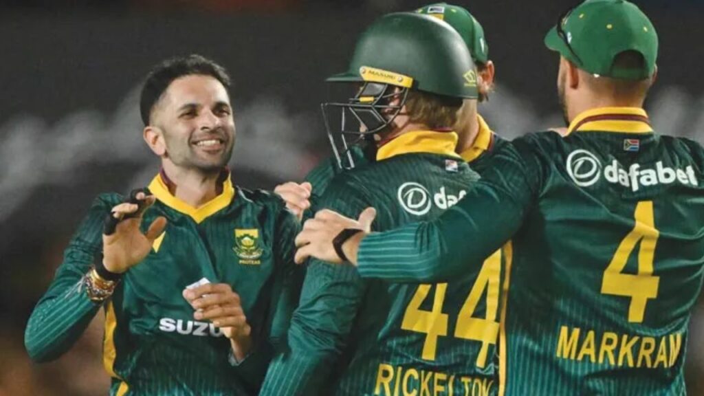Keshav Maharaj become first South African spinner to get 300 wickets in international cricket