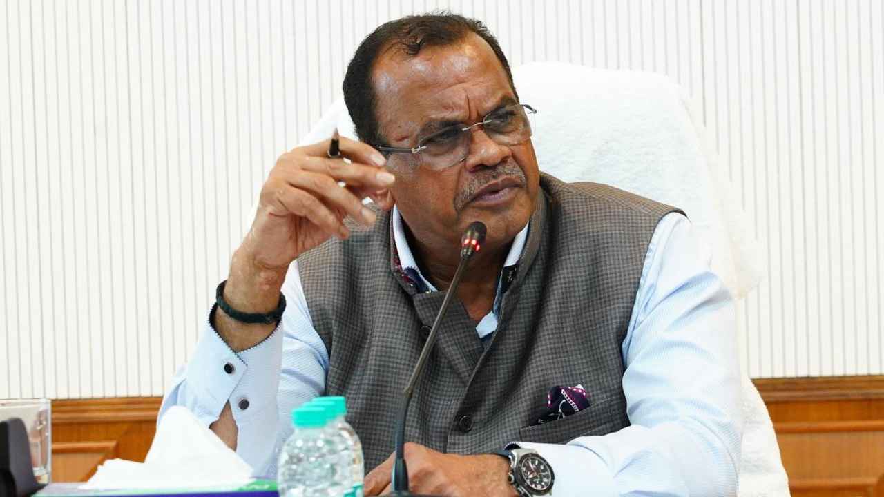 Komatireddy: సినిమాల్లో విలన్ల అరెస్ట్ క్లైమాక్స్ వరకు జరగదు, కేసీఆర్ కంటే ఆయనే ఎక్కువ సంపాదించారు- మంత్రి కోమటిరెడ్డి Komatireddy: సినిమాల్లో విలన్ల అరెస్ట్ క్లైమాక్స్ వరకు జరగదు, కేసీఆర్ కంటే ఆయనే ఎక్కువ సంపాదించారు- మంత్రి కోమటిరెడ్డి