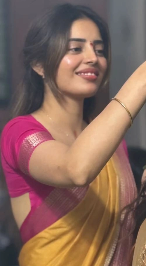 Kushitha Kallapu Traditional Looks on Varalakshmi Vratham Day