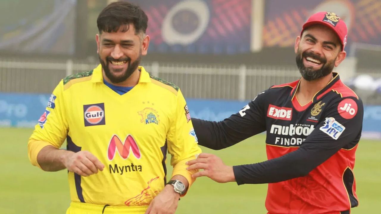 MS Dhoni : రిటైర్మెంట్ పై స్పందించిన ధోని.. అదే సమయంలో కోహ్లీలోని కళాకారుడి గురించి ఏమన్నాడంటే ? MS Dhoni : రిటైర్మెంట్ పై స్పందించిన ధోని.. అదే సమయంలో కోహ్లీలోని కళాకారుడి గురించి ఏమన్నాడంటే ?