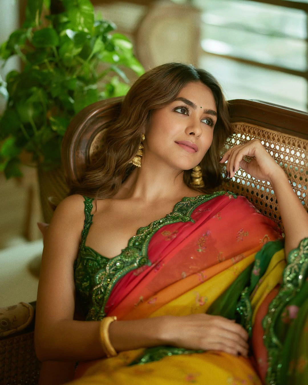 Mrunal Thakur Shines in Saree
