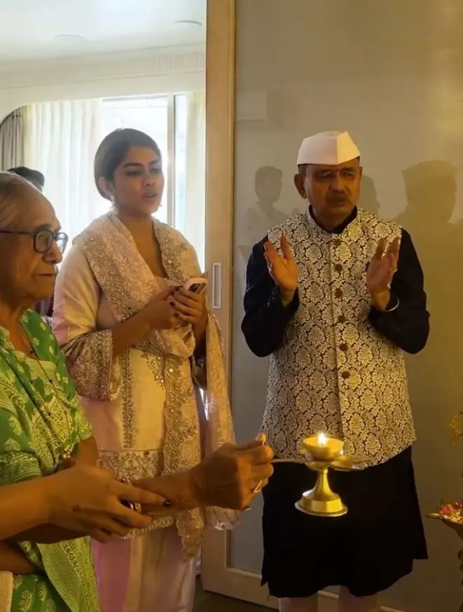 Mrunal Thakur Vinayaka Chavithi Pooja