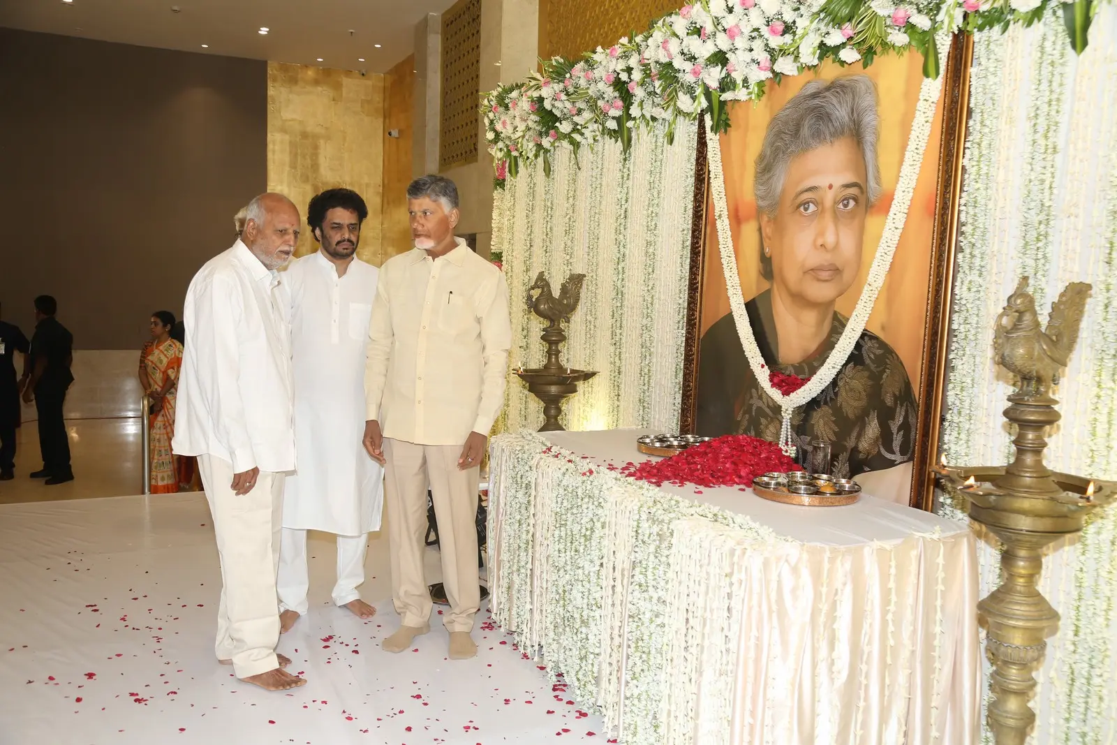 Nandamuri Family Tributes to Nandamuri Padmaja