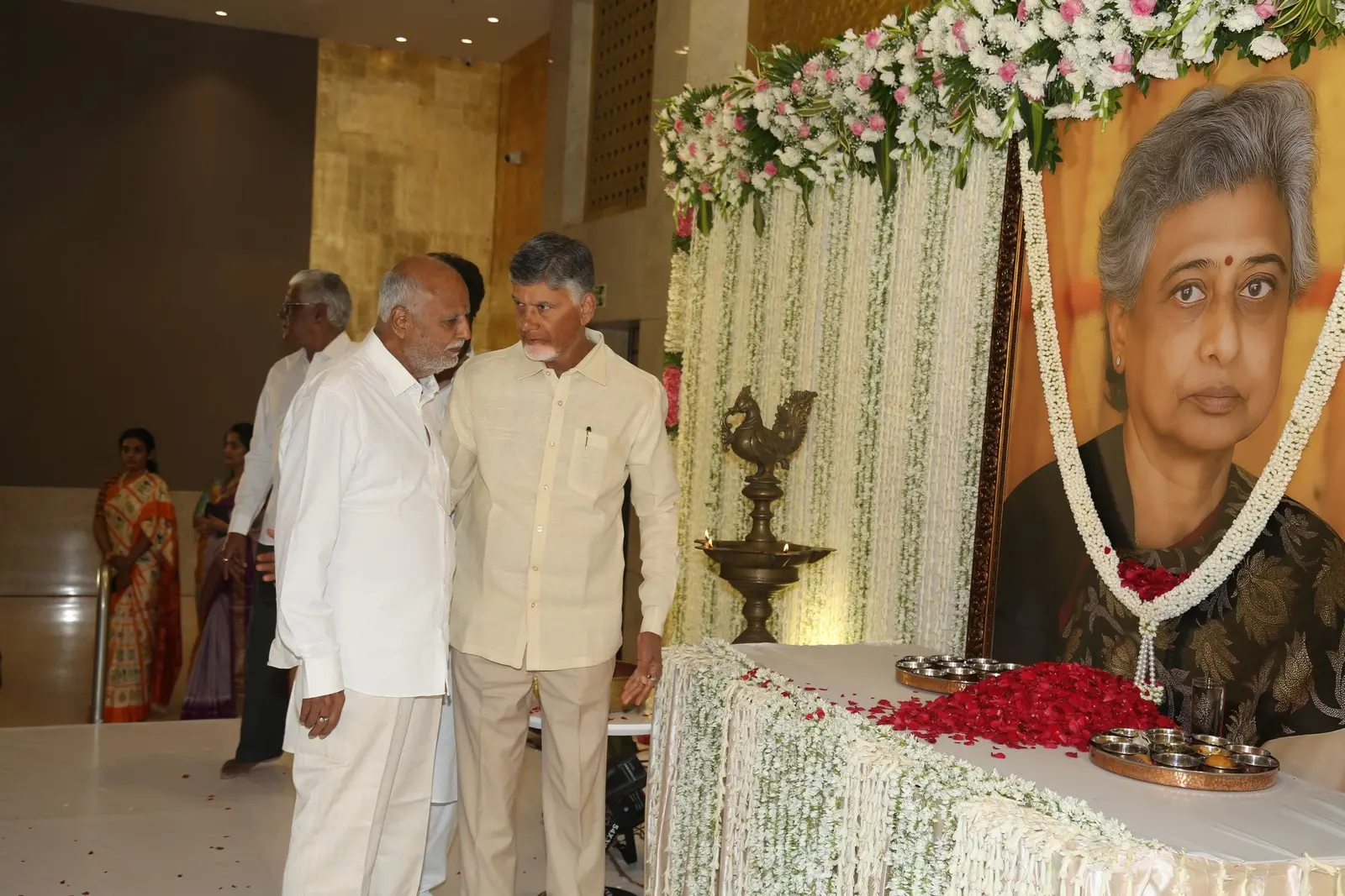 Nandamuri Family Tributes to Nandamuri Padmaja