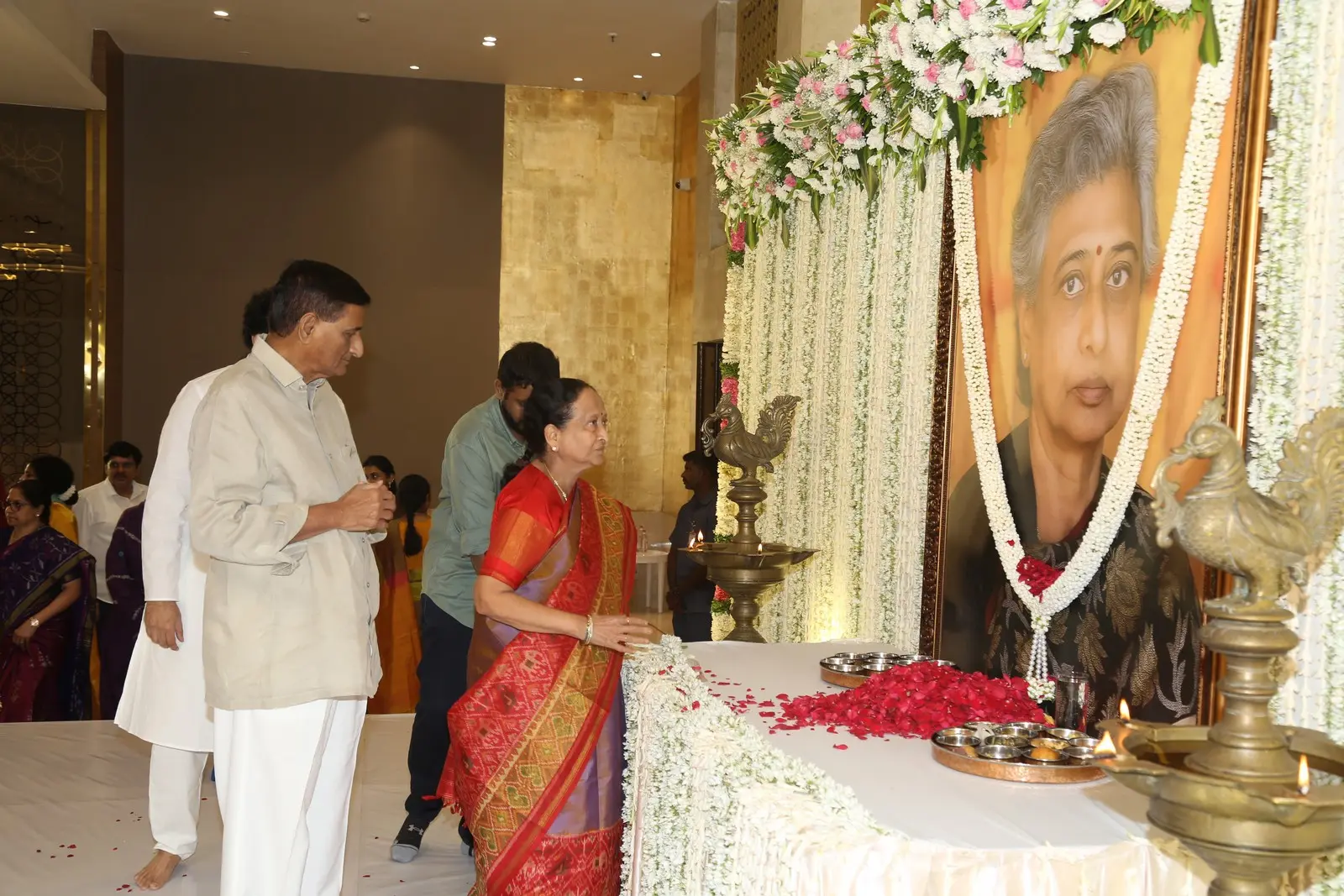 Nandamuri Family Tributes to Nandamuri Padmaja