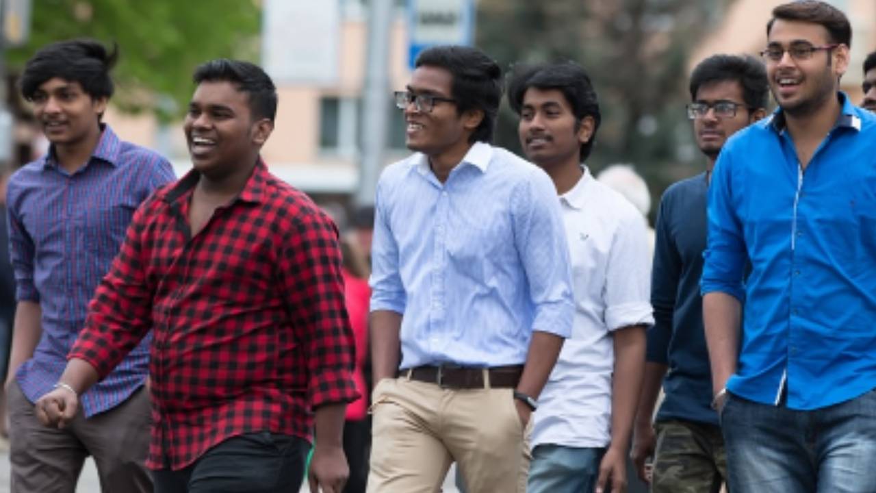 New Jobs : నిరుద్యోగులకు అదిరిపోయే గుడ్న్యూస్.. 2.5లక్షల కొత్త ఉద్యోగాలు.. ఏఏ రంగాల్లో అంటే..? New Jobs : నిరుద్యోగులకు అదిరిపోయే గుడ్న్యూస్.. 2.5లక్షల కొత్త ఉద్యోగాలు.. ఏఏ రంగాల్లో అంటే..?