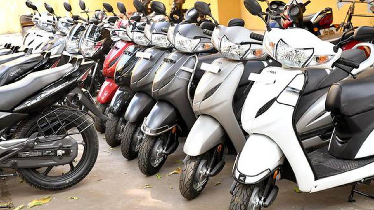 కొత్తగా వాహనం కొనుగోలు చేస్తున్నవారికి బిగ్ అలర్ట్.. రిజిస్ట్రేషన్ కోసం అలా చేయాల్సిన పనిలేదు.. కొత్తగా వాహనం కొనుగోలు చేస్తున్నవారికి బిగ్ అలర్ట్.. రిజిస్ట్రేషన్ కోసం అలా చేయాల్సిన పనిలేదు..