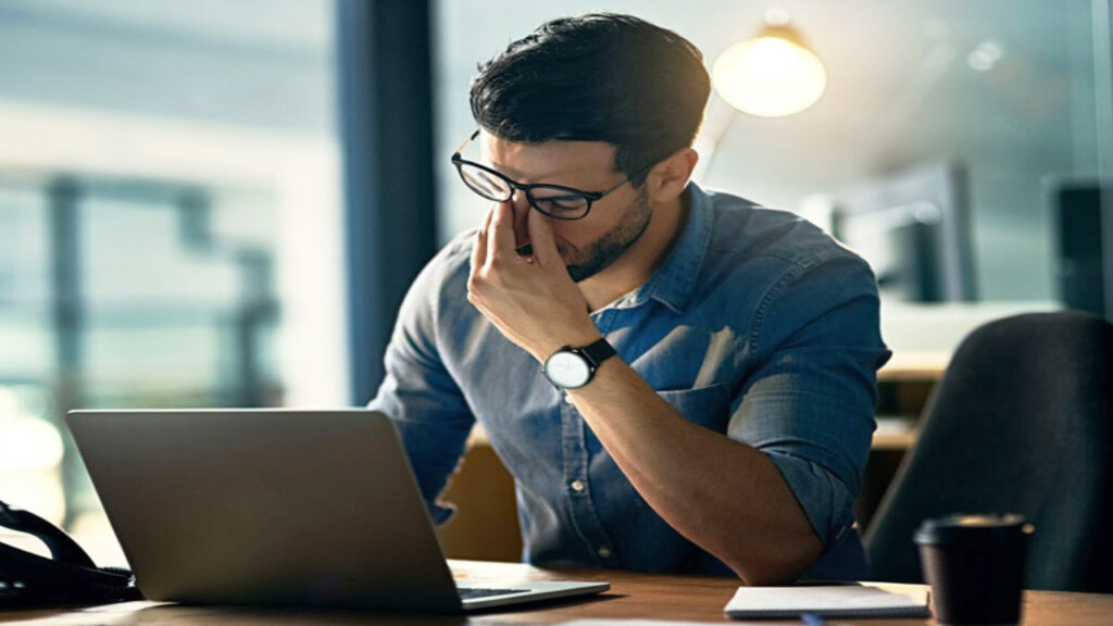 Health Tips: People who work a lot in front of the computer should do this to relax