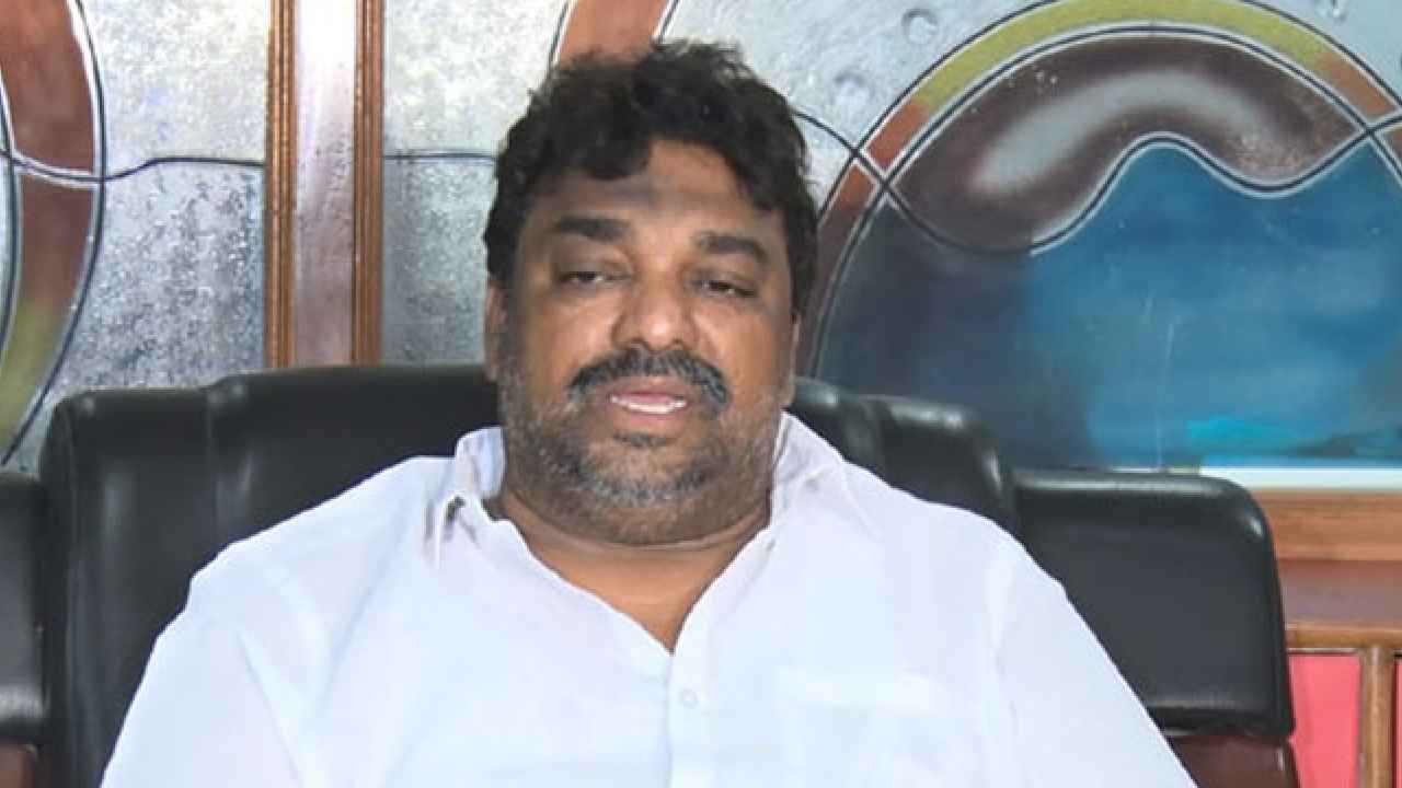 Producer Natti Kumar: నాడు మా కోసం.. జగన్ ముందు తగ్గారు.. చిరంజీవిపై మాకు పూర్తి నమ్మకం ఉంది- నిర్మాత నట్టి కుమార్ కీలక వ్యాఖ్యలు Producer Natti Kumar: నాడు మా కోసం.. జగన్ ముందు తగ్గారు.. చిరంజీవిపై మాకు పూర్తి నమ్మకం ఉంది- నిర్మాత నట్టి కుమార్ కీలక వ్యాఖ్యలు