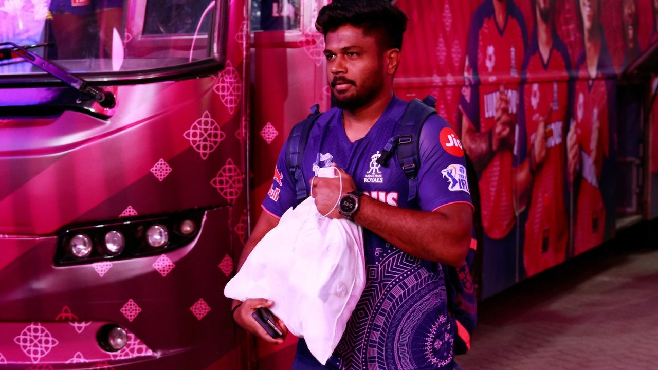 Sanju Samson trade : సంజూ శాంసన్ను మీకిస్తాం.. అశ్విన్ వద్దుగానీ.. జడేజాతో పాటు మరోస్టార్ ఆటగాడిని ఇవ్వండి.. రాజస్థాన్ డిమాండ్ ? Sanju Samson trade : సంజూ శాంసన్ను మీకిస్తాం.. అశ్విన్ వద్దుగానీ.. జడేజాతో పాటు మరోస్టార్ ఆటగాడిని ఇవ్వండి.. రాజస్థాన్ డిమాండ్ ?