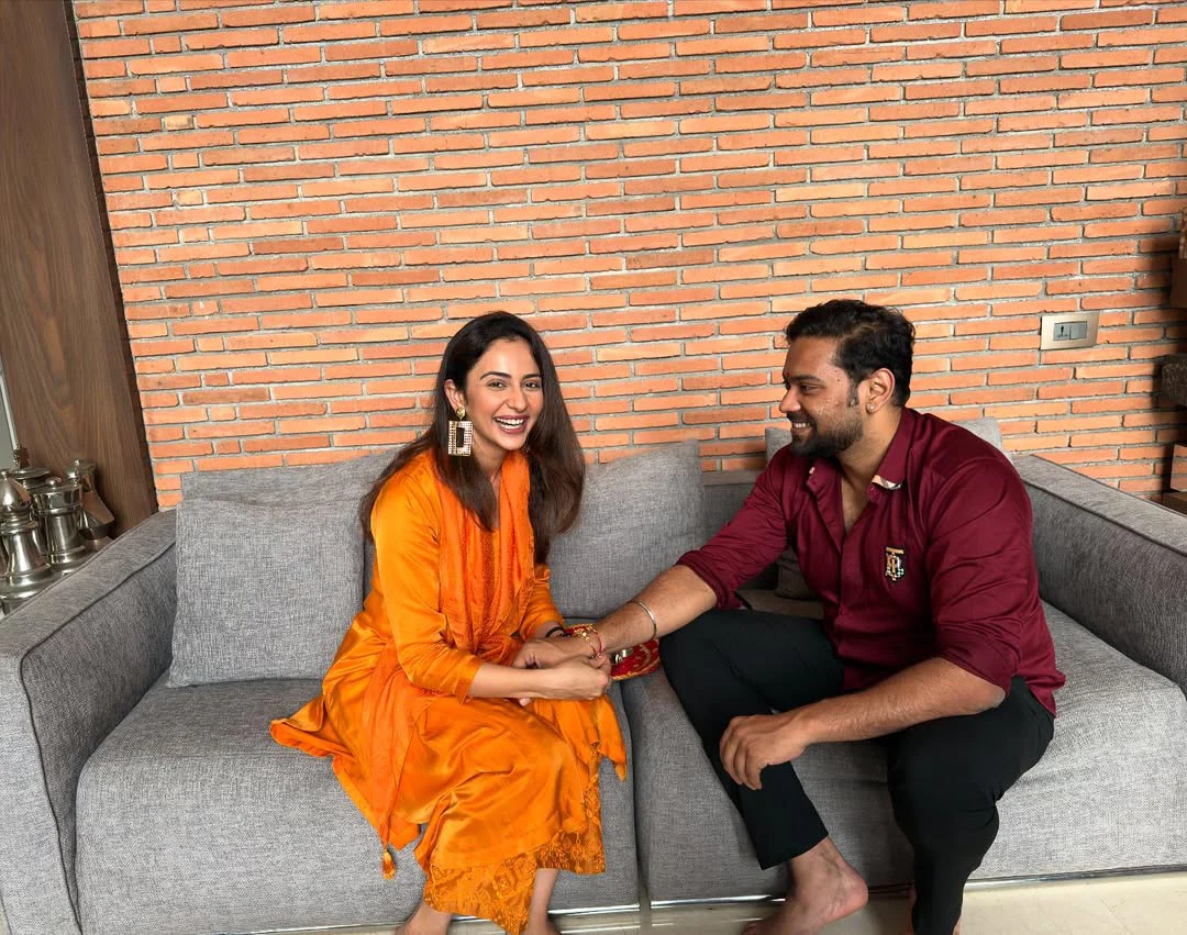 Rakul Preet Singh Tie Rakhi to her Brother Aman
