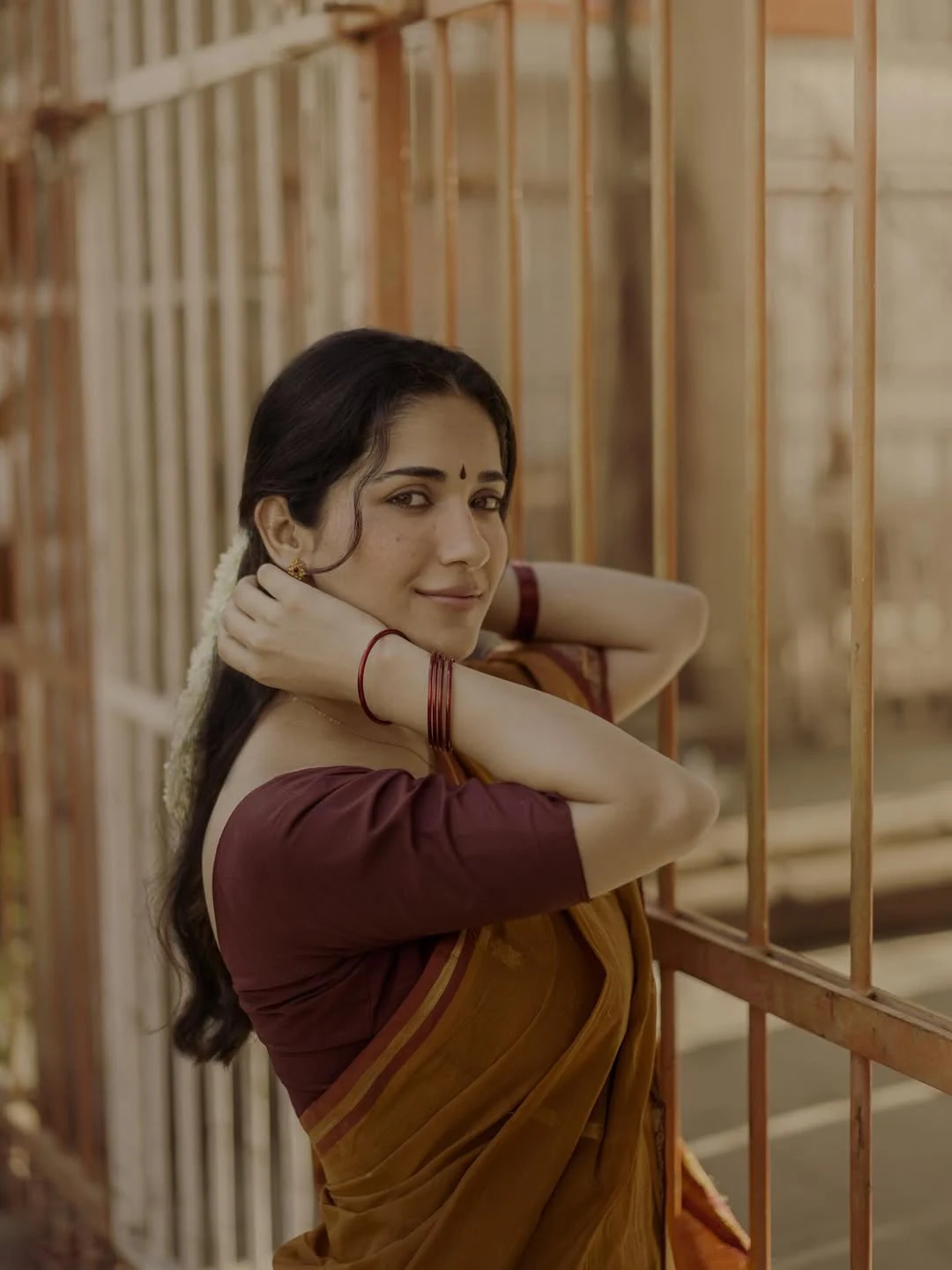 Ruhani Sharma Simple Looks in Saree