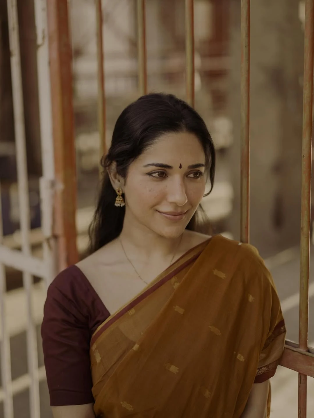 Ruhani Sharma Simple Looks in Saree