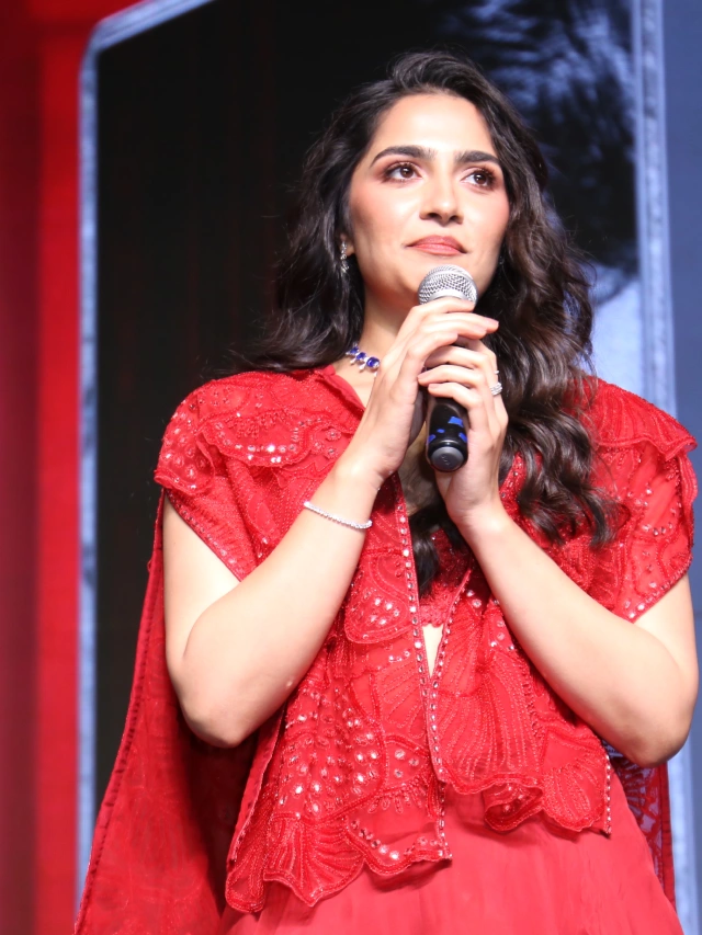 Rukmini Vasanth Shines in Madharaasi Pre Release Event