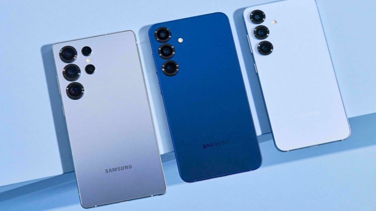 Samsung Galaxy S26 Series : ఖతర్నాక్ ఫీచర్లతో శాంసంగ్ గెలాక్సీ S26 సిరీస్ వచ్చేస్తోంది.. ఏకంగా 3 ఫోన్లు.. ధర ఎంత? లాంచ్ ఎప్పుడంటే? Samsung Galaxy S26 Series : ఖతర్నాక్ ఫీచర్లతో శాంసంగ్ గెలాక్సీ S26 సిరీస్ వచ్చేస్తోంది.. ఏకంగా 3 ఫోన్లు.. ధర ఎంత? లాంచ్ ఎప్పుడంటే?