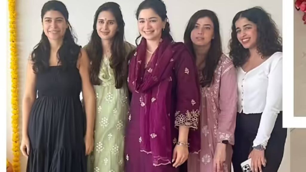 Sara Tendulkar with her future sister-in-law Saaniya Chandok (on Sara’s right, wearing a green kurti) and other friends and family
