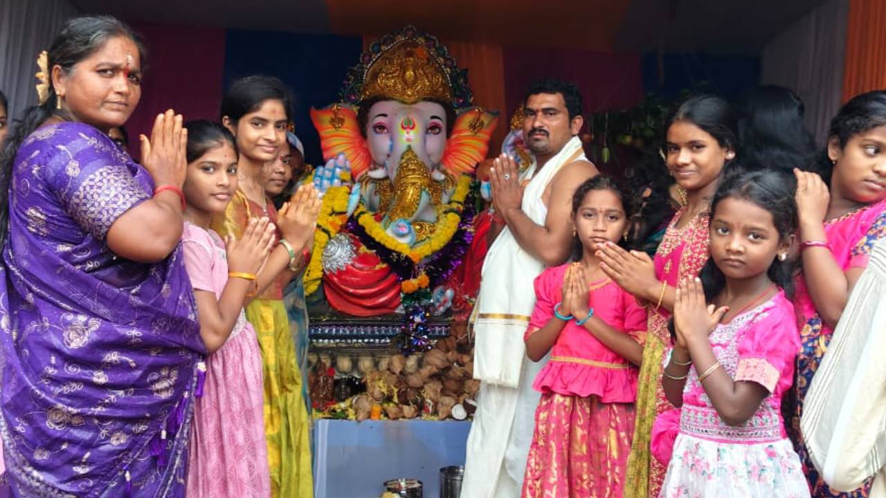 Selfie with Ganesha: వినాయక చవితి స్పెషల్.. 10టీవీ “సెల్ఫీ విత్‌ గణేశా” ఫొటోలు