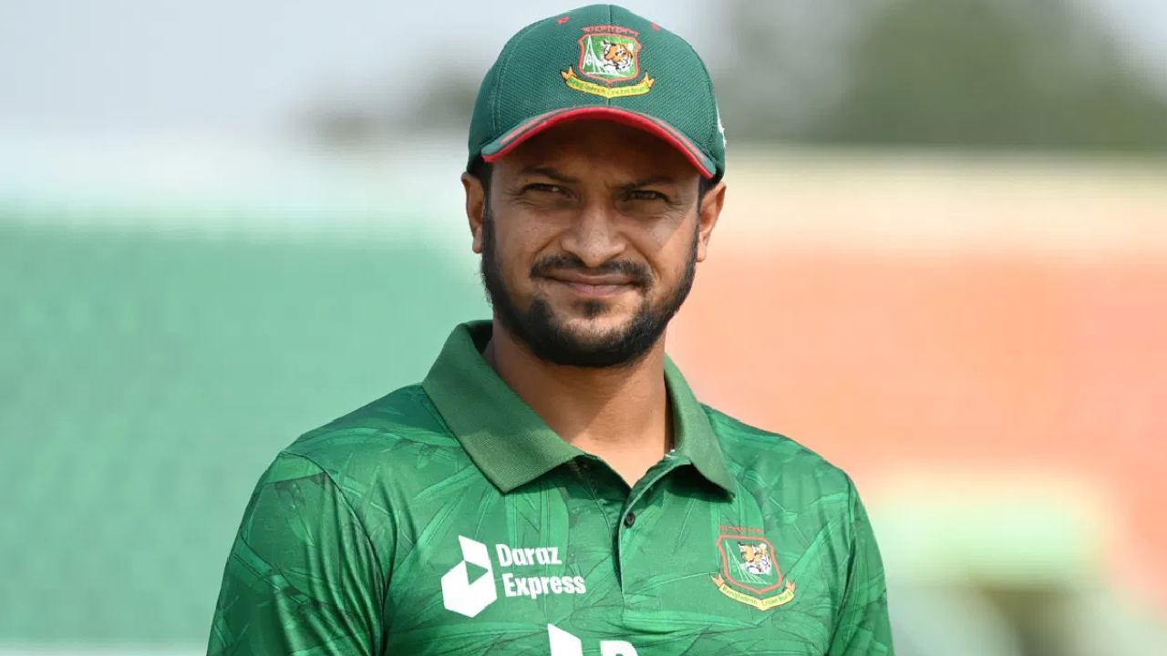 Shakib Al Hasan : టీ20 క్రికెట్లో అరుదైన మైలురాయికి అడుగుదూరంలో షకీబ్.. Shakib Al Hasan : టీ20 క్రికెట్లో అరుదైన మైలురాయికి అడుగుదూరంలో షకీబ్..