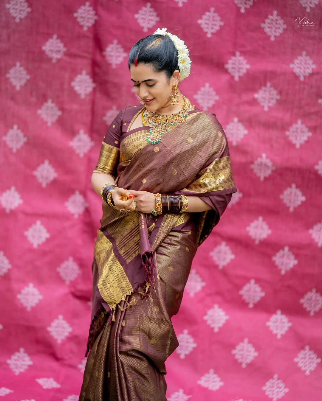 Sravanthi Chokarapu Perform Pooja in her Home