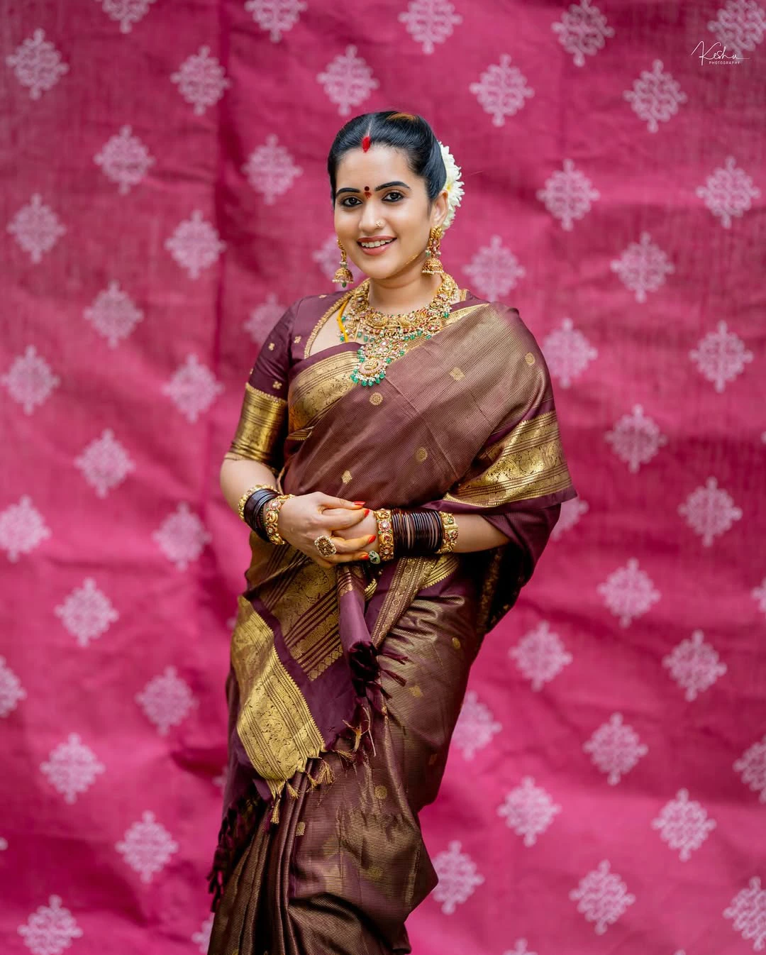 Sravanthi Chokarapu Perform Pooja in her Home