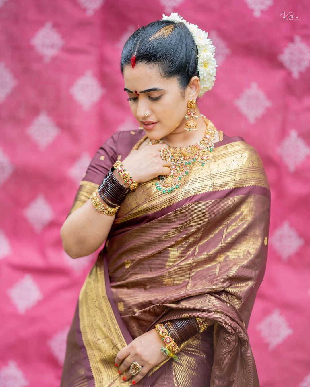 Sravanthi Chokarapu Perform Pooja in her Home