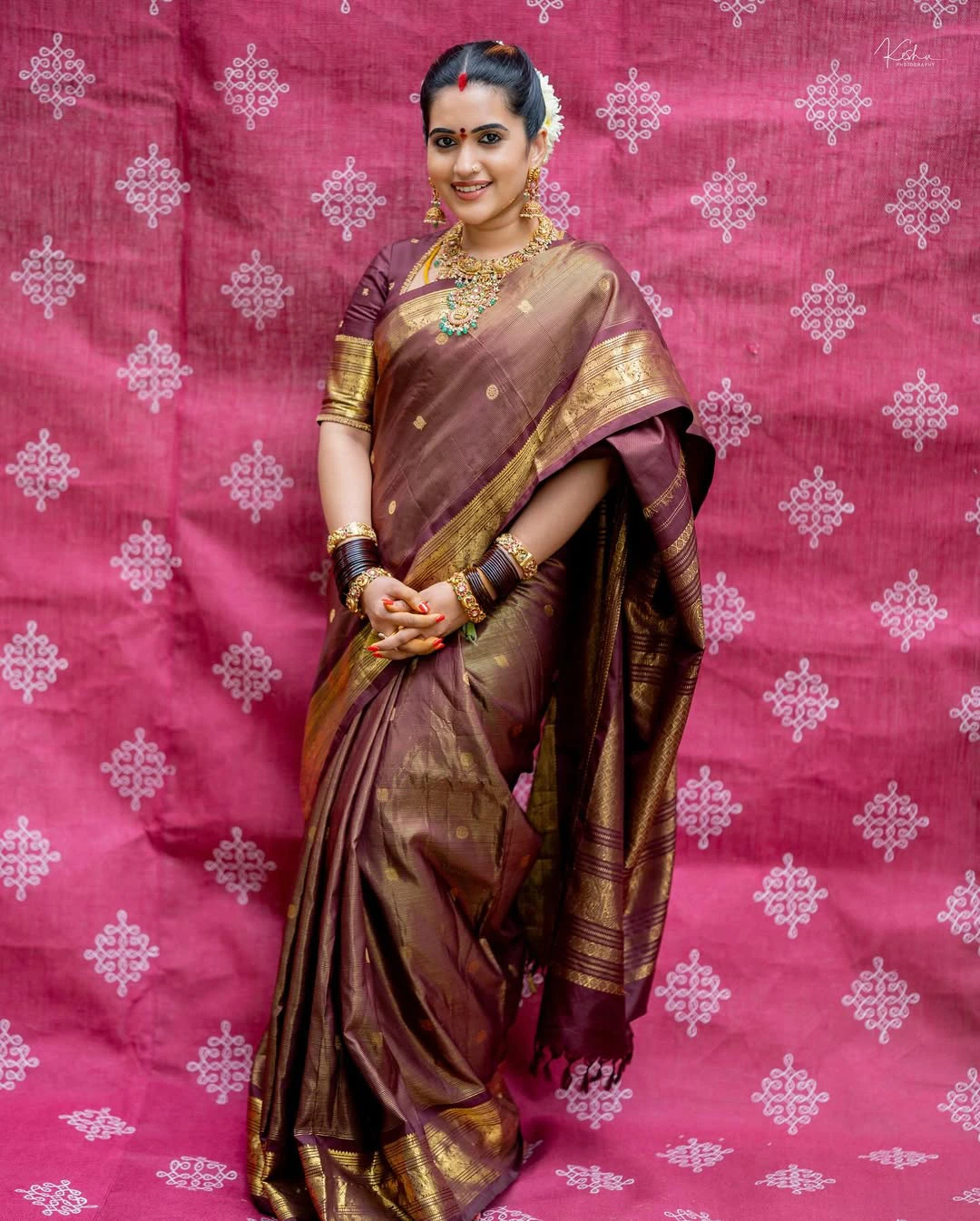 Sravanthi Chokarapu Perform Pooja in her Home