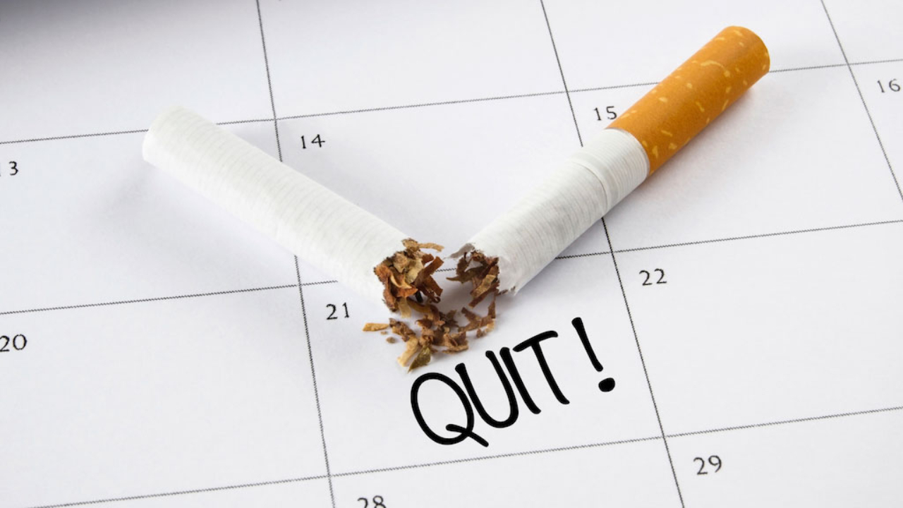 Quit Smoking: సిగరెట్ మానేయాలనుకుంటున్నారా?.. అయితే ఇలా చేయండి.. లైఫ్ లో మళ్ళీ సిగరెట్ చూడరు Quit Smoking: సిగరెట్ మానేయాలనుకుంటున్నారా?.. అయితే ఇలా చేయండి.. లైఫ్ లో మళ్ళీ సిగరెట్ చూడరు