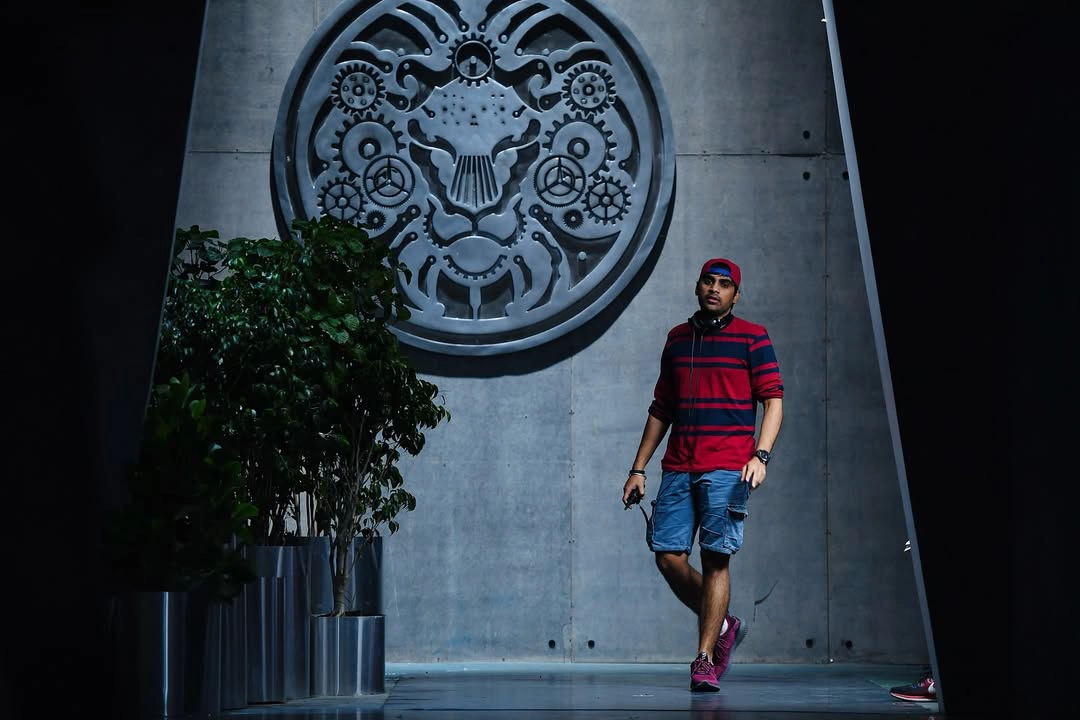 Sujeeth Shares Prabhas Saaho Working Stills