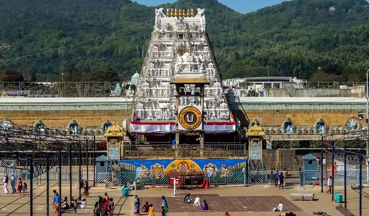 TTD : ఏపీ ప్రభుత్వం మరో కీలక నిర్ణయం.. తిరుమల వెళ్లే మహిళా ప్రయాణికులకు గుడ్న్యూస్.. TTD : ఏపీ ప్రభుత్వం మరో కీలక నిర్ణయం.. తిరుమల వెళ్లే మహిళా ప్రయాణికులకు గుడ్న్యూస్..