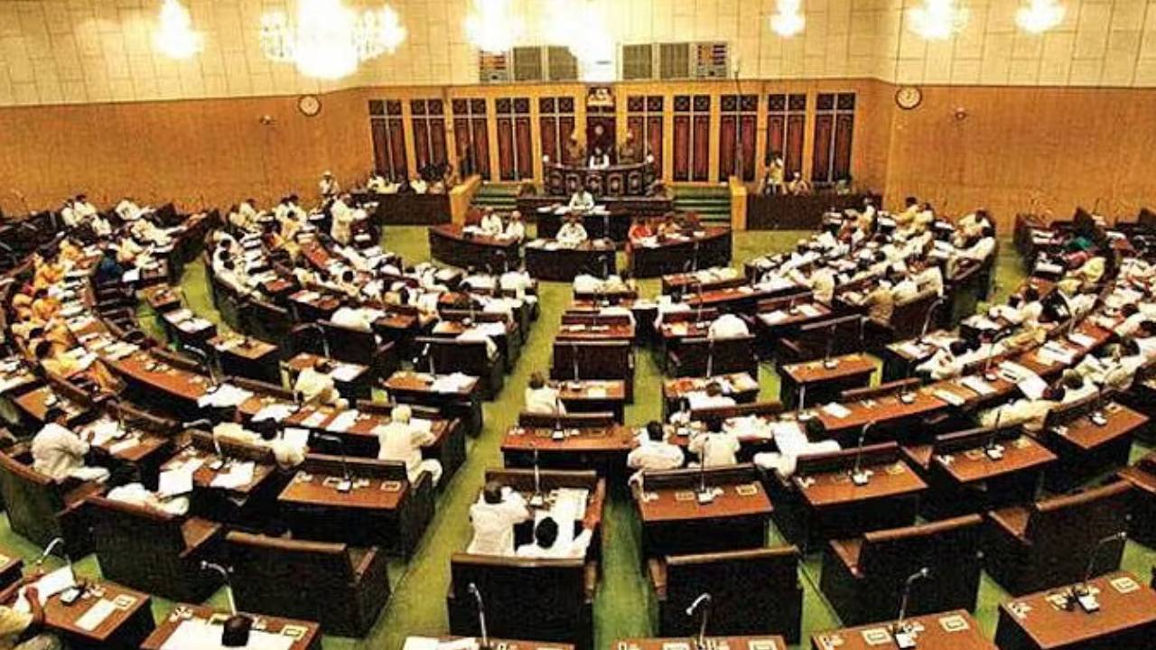 Telangan Assembly : రెండోరోజు తెలంగాణ అసెంబ్లీ ప్రారంభం.. సభ ముందుకు కాళేశ్వరం కమిషన్ నివేదిక.. భారీగా మార్షల్స్ మోహరింపు Telangan Assembly : రెండోరోజు తెలంగాణ అసెంబ్లీ ప్రారంభం.. సభ ముందుకు కాళేశ్వరం కమిషన్ నివేదిక.. భారీగా మార్షల్స్ మోహరింపు
