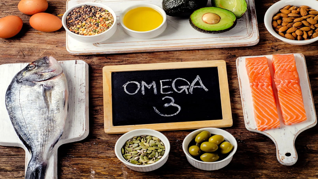 Omega-3 Fatty Acids: మనిషి ఆరోగ్యంలో ఒమేగా-3 ఫ్యాటీ యాసిడ్స్ కీ రోల్.. ఇది ఏ ఆహారంలో లభిస్తుందో తెలుసా? Omega-3 Fatty Acids: మనిషి ఆరోగ్యంలో ఒమేగా-3 ఫ్యాటీ యాసిడ్స్ కీ రోల్.. ఇది ఏ ఆహారంలో లభిస్తుందో తెలుసా?
